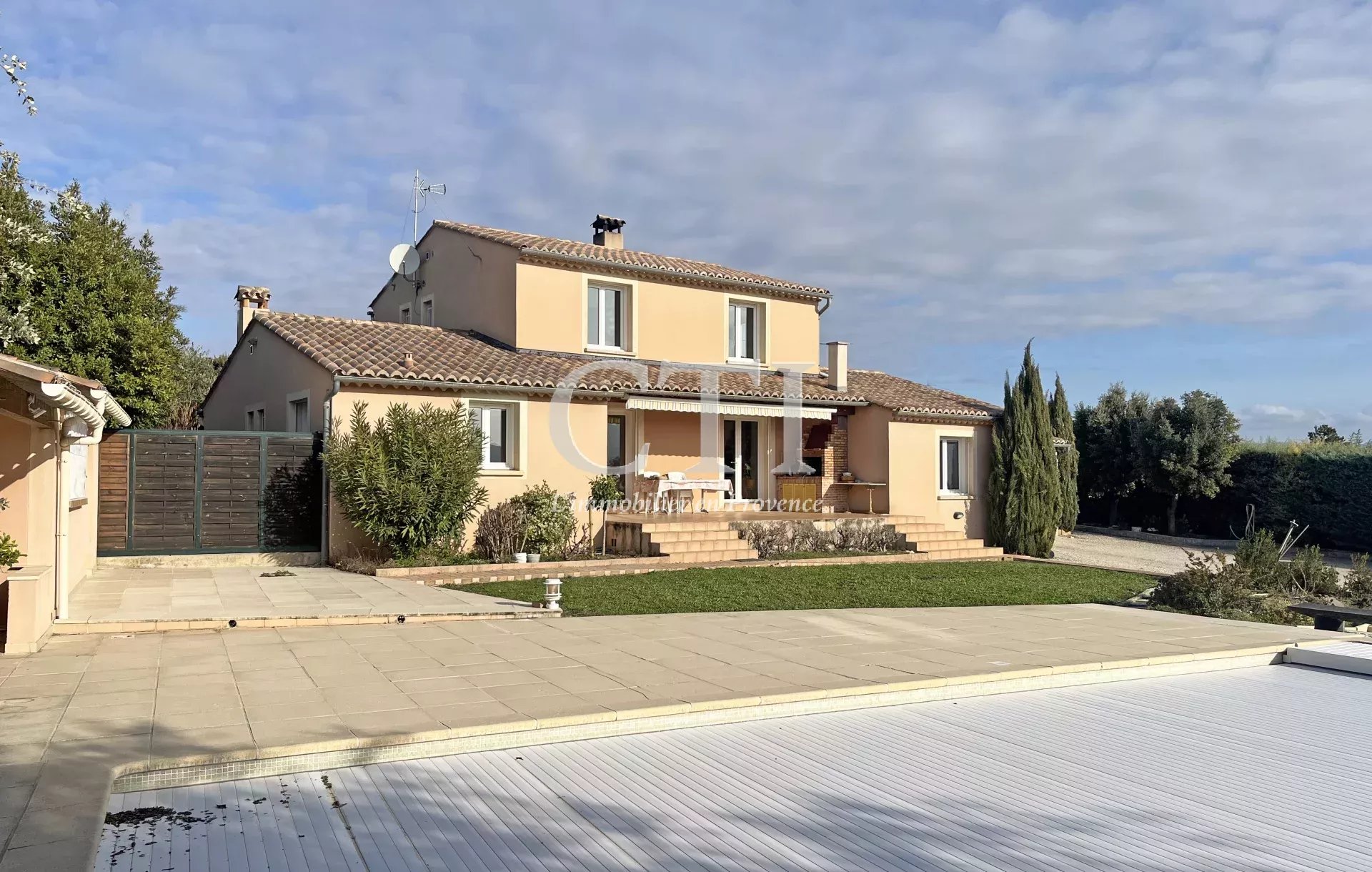 Agence immobilière de 