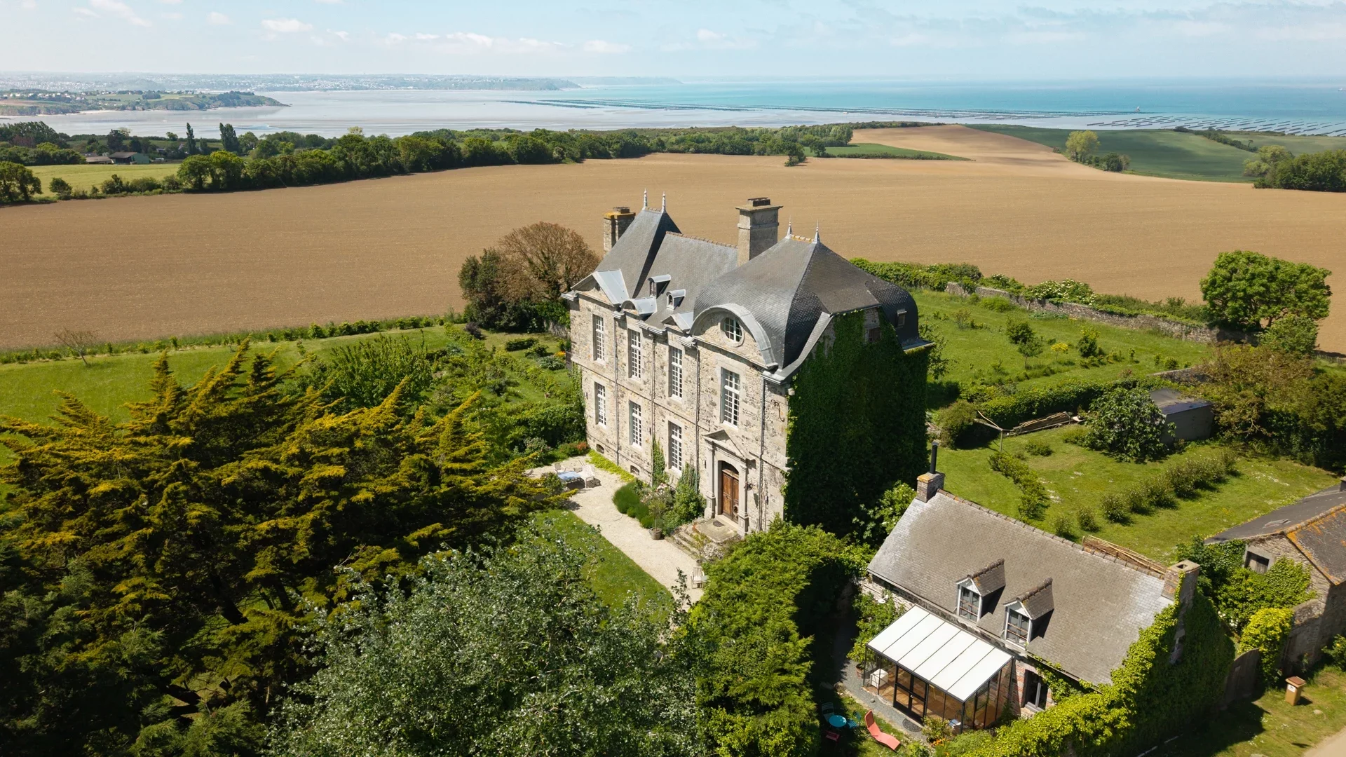 Lamballe-Armor - MAGNIFICENT 18th-CENTURY CHÂTEAU WITH SEA VIEW, A JEWEL OF HISTORY IN THE HEART OF THE BRETON COAST