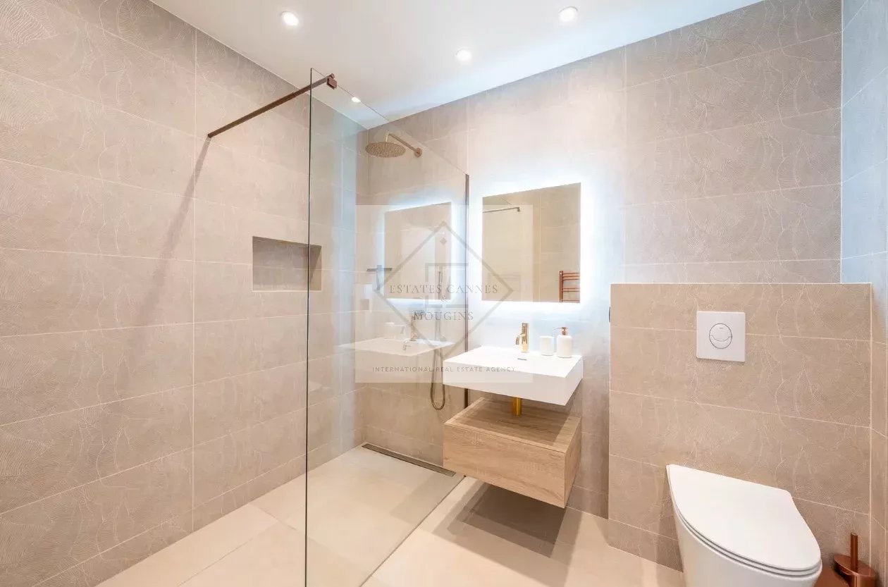 Luxury villa — photo 13