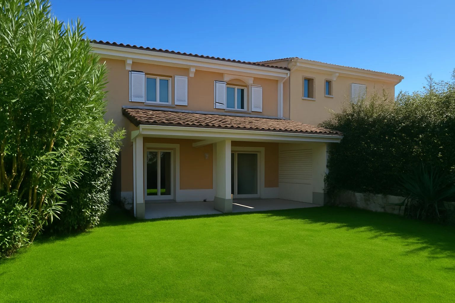 Cannes vendita villa 5 locali in complesso residenziale con piscine e parco