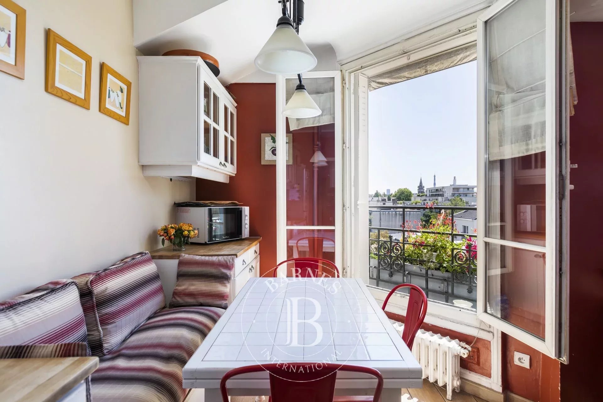 Neuilly - Argenson - Top floor - 4-5 bedroom apartment - Period charm - picture 8