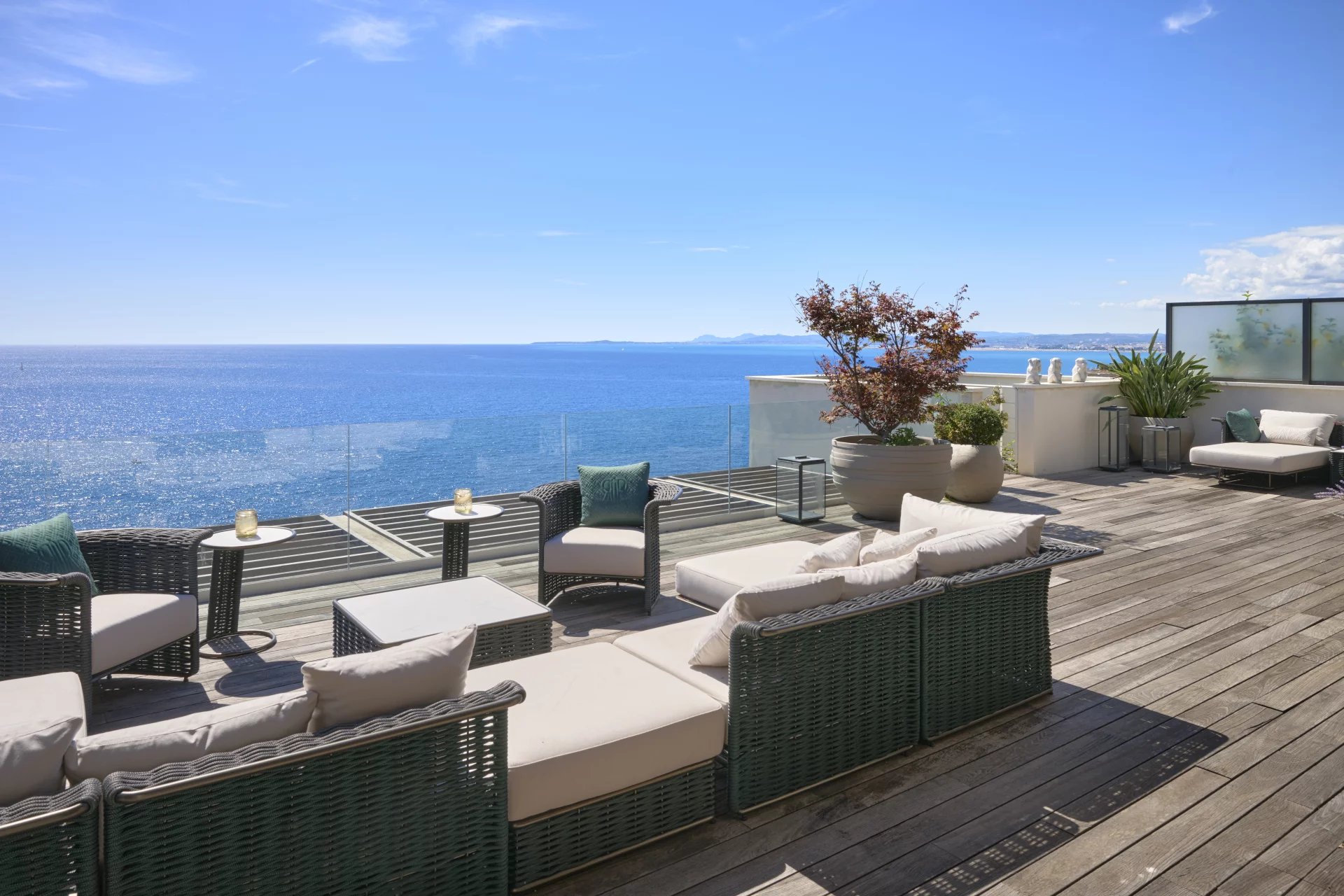 Villa-Appartement pieds dans l'eau