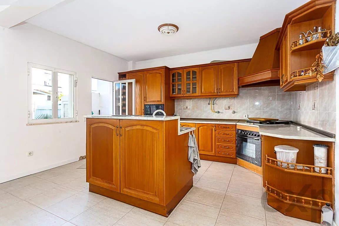 Three-bedroom house with potential for rental income – Gambelas, Montenegro 86834316 image 16