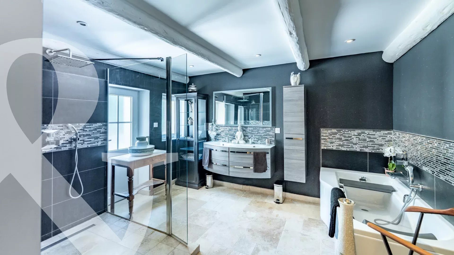 MAISON DE VILLAGE EN PIERRE