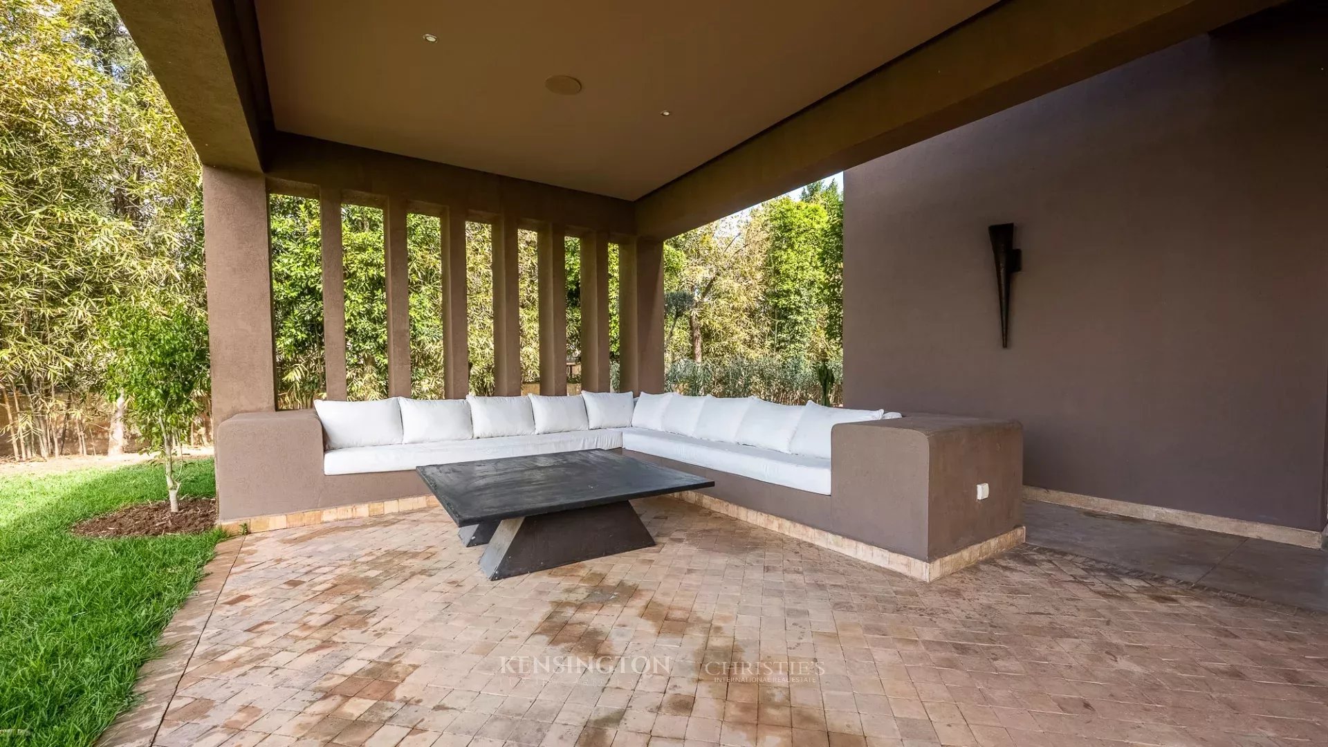 4 Bedroom Villa/Townhouse's Image 3