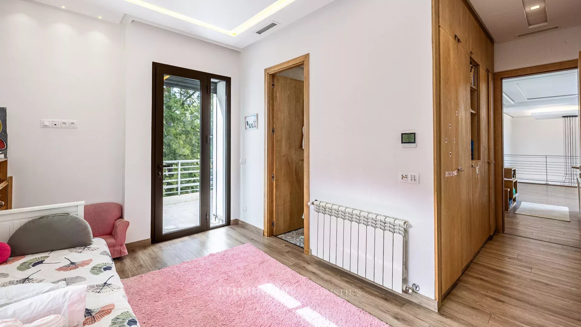 8 Bedroom Villa/Townhouse's Image 39