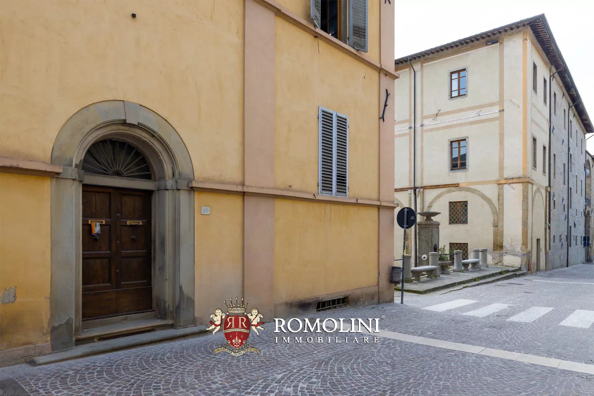 8 Bedroom Villa/Townhouse's Image 20