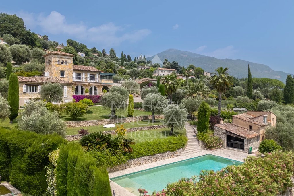 Villa for sale in Le Bar sur Loup — Luxury Villa in Bar-sur-Loup | Exceptional Family Estate & Vineyard