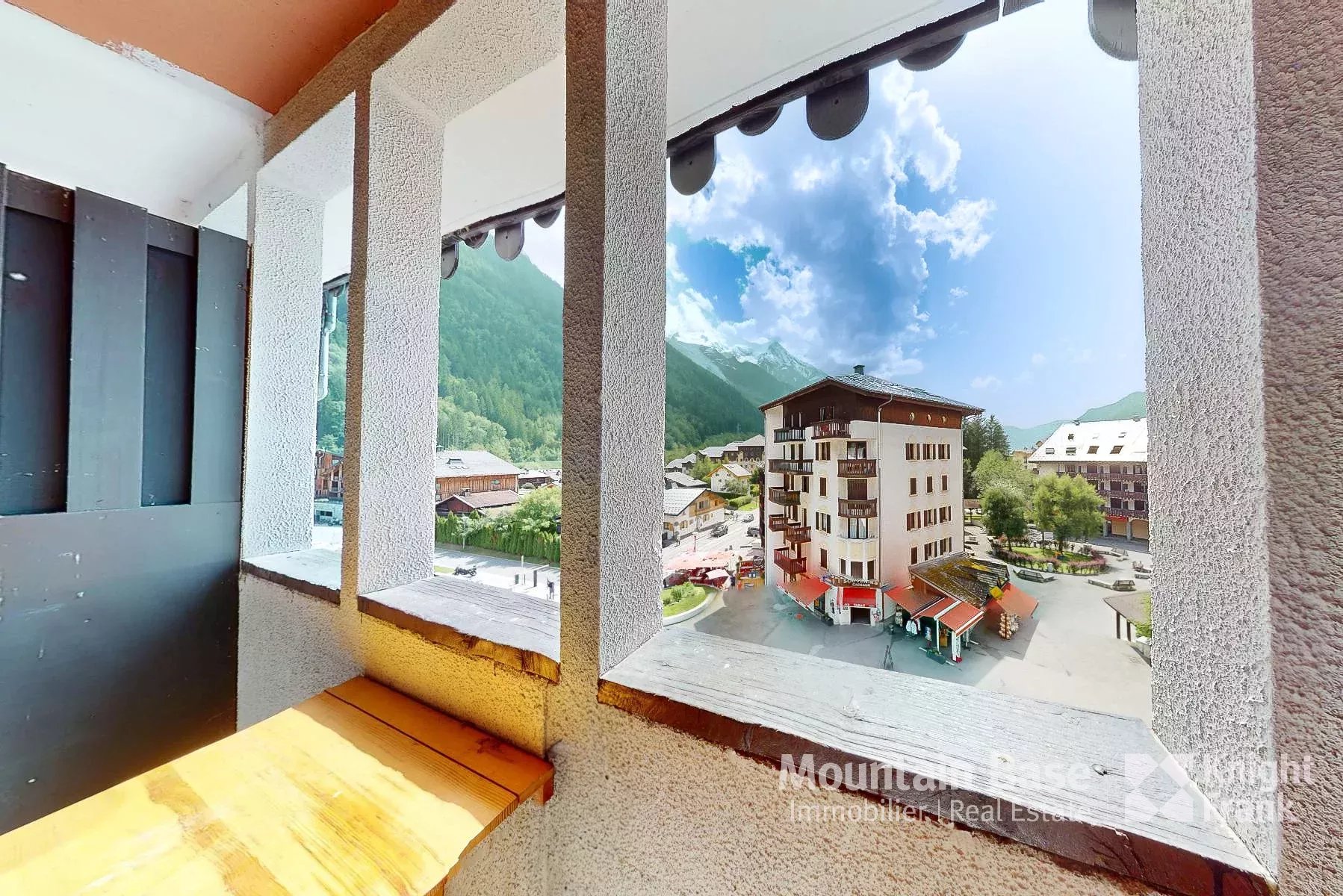 Photo of 4th floor studio apartment in Chamonix Sud with Mont Blanc views