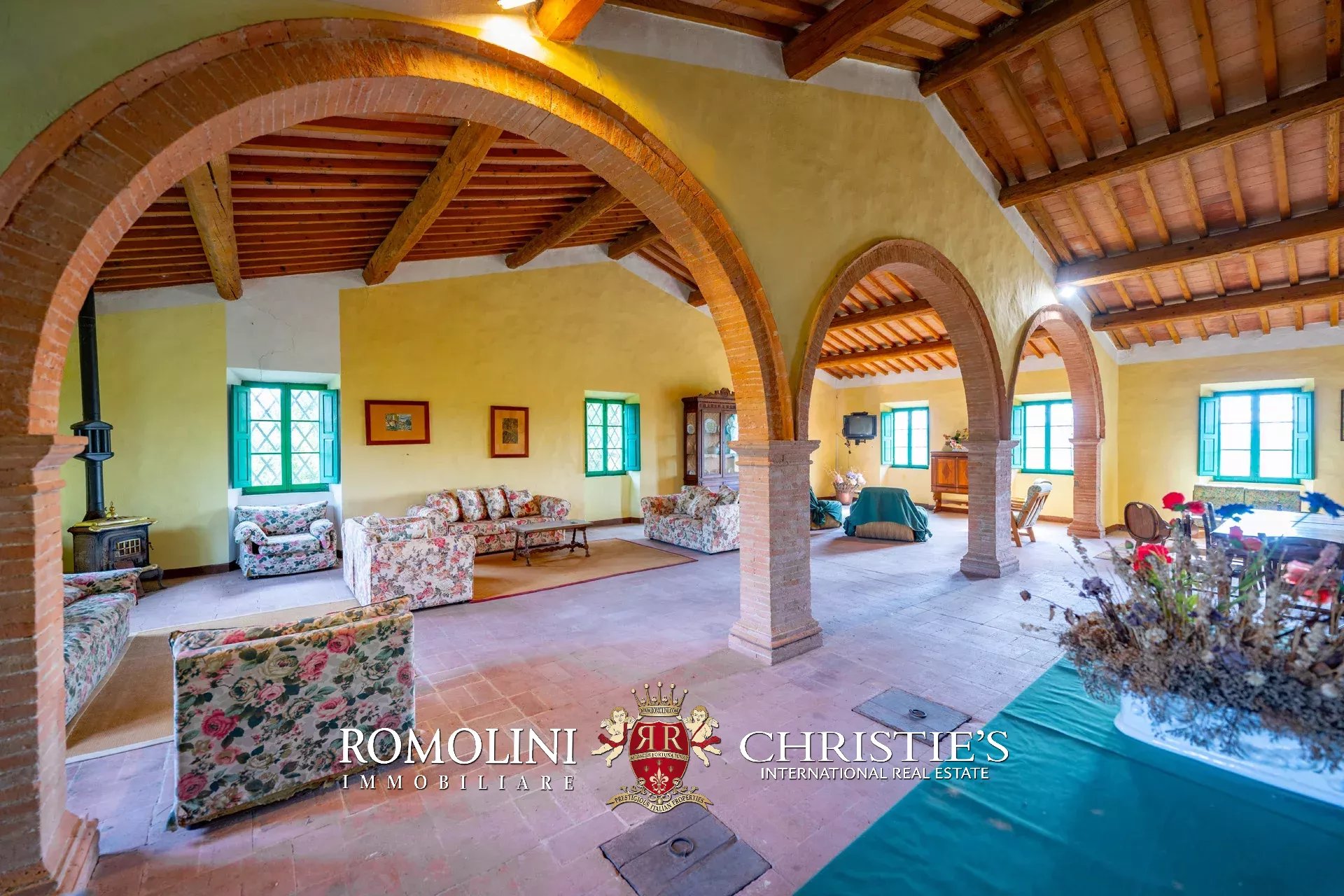 6 Bedroom Villa/Townhouse's Image 18