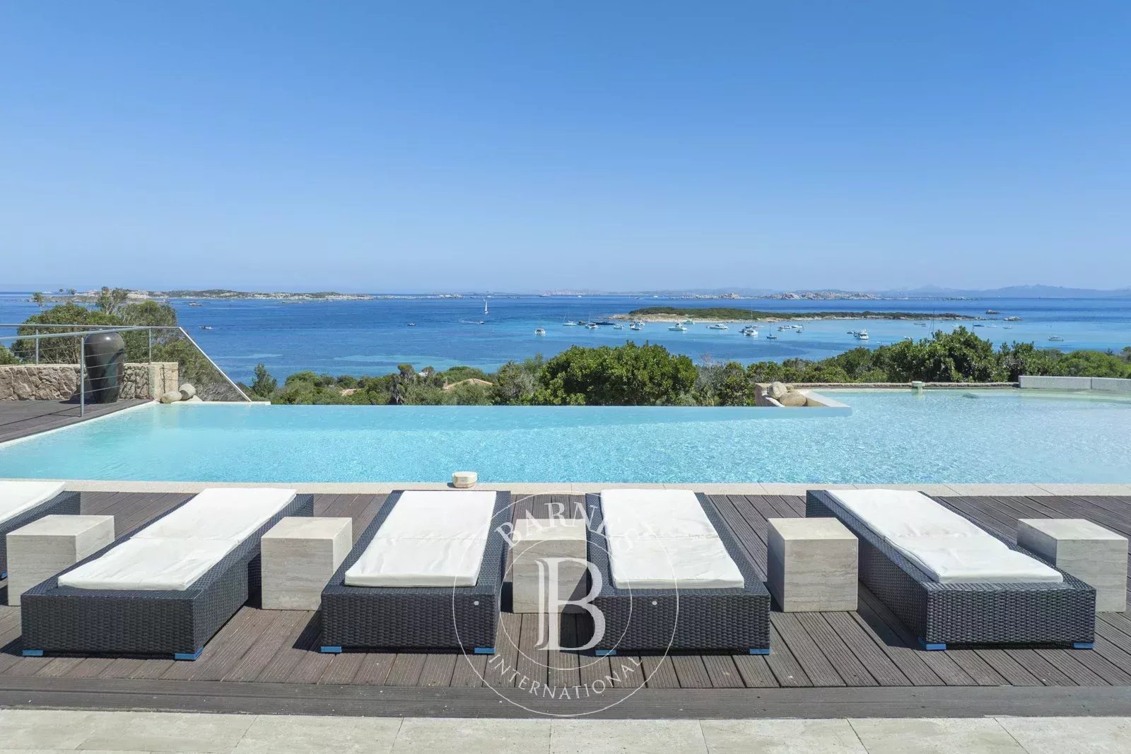 Villa Bonifacio  -  ref 3093852 (picture 1)