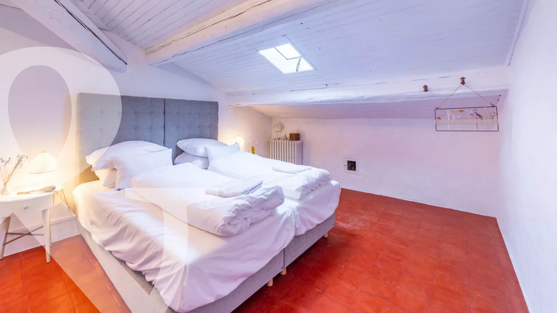 UN BIEN UNIQUE ET INCROYABLE