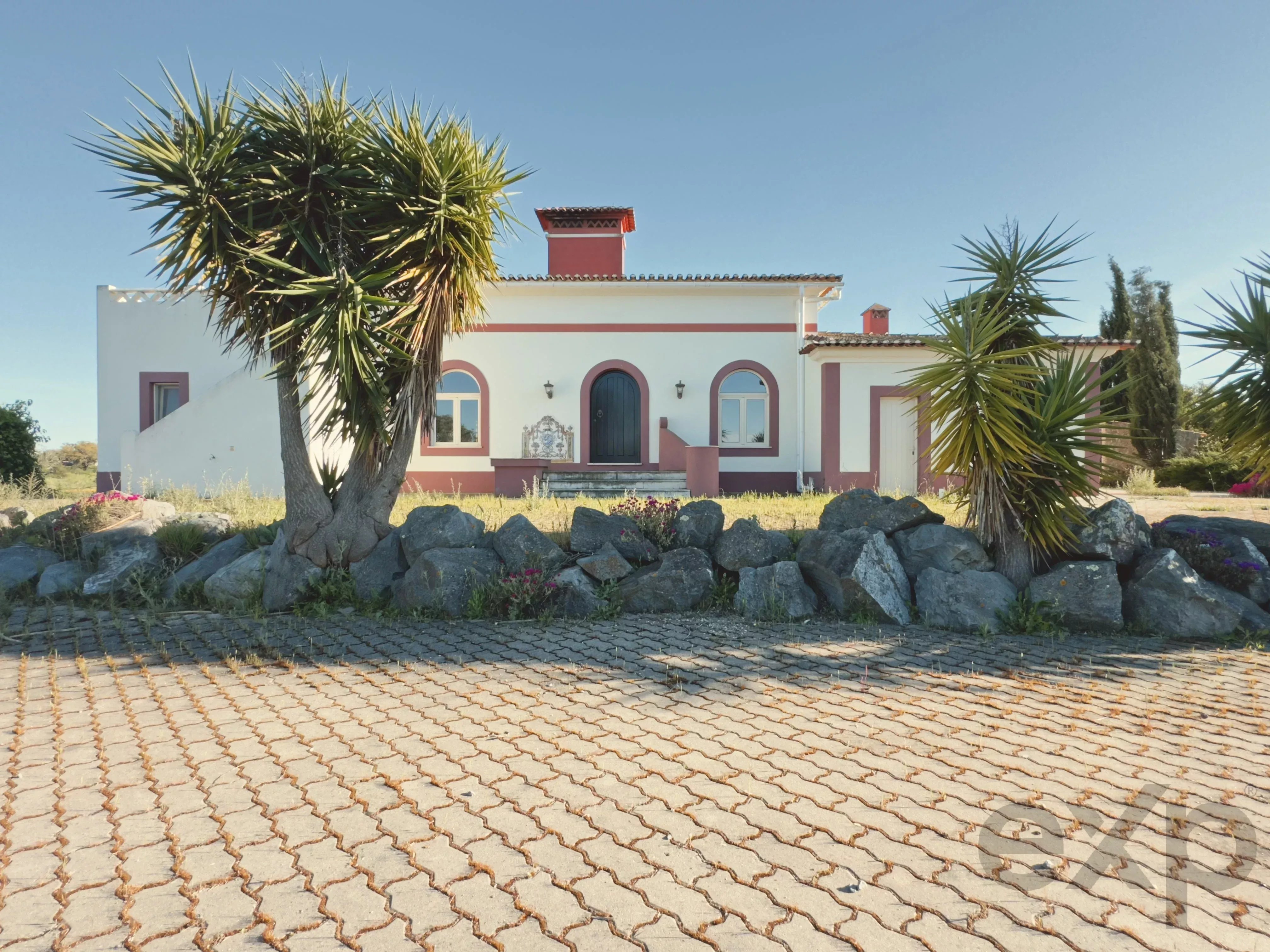 Four Bedroom Estate with Private Pool & 5+ Hectares in Ourique, Beja District, Alentejo 86933567 image 3