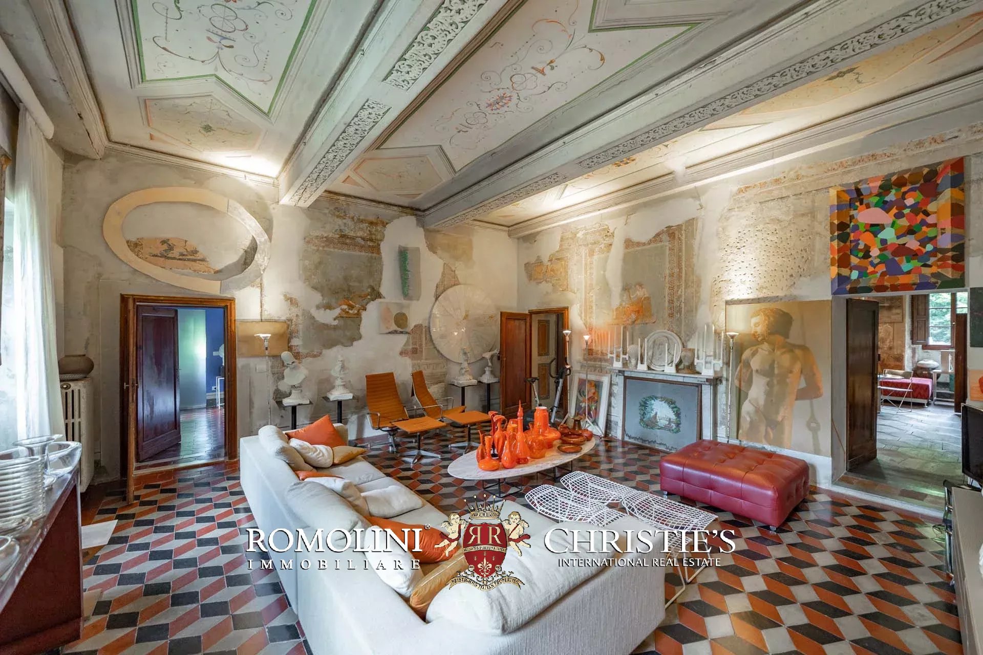 11 Bedroom Villa/Townhouse's Image 14
