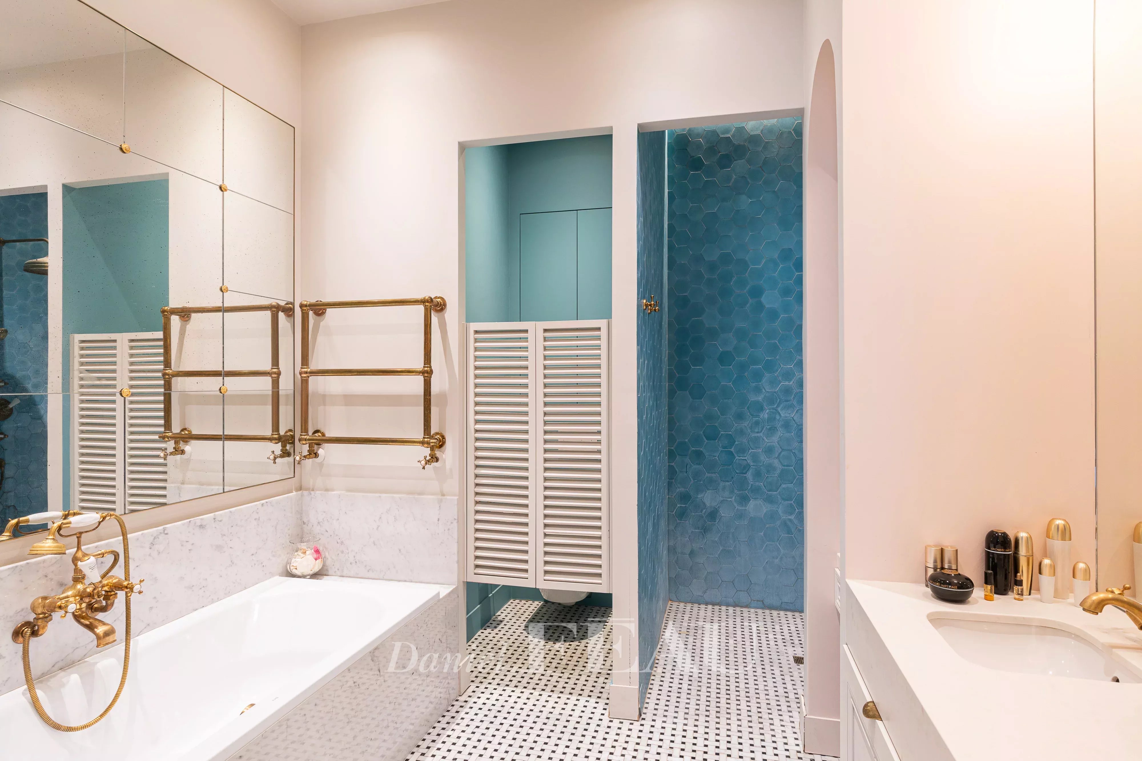 SALLE DE BAINS/DOUCHE