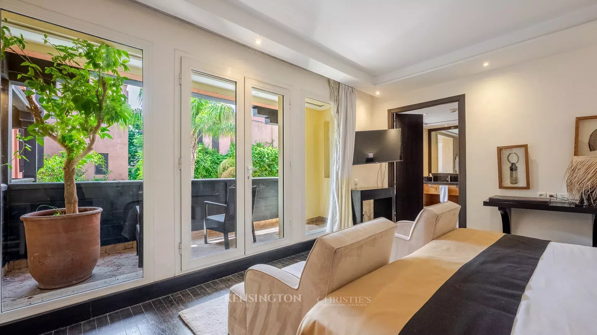 4 Bedroom Villa/Townhouse's Image 10