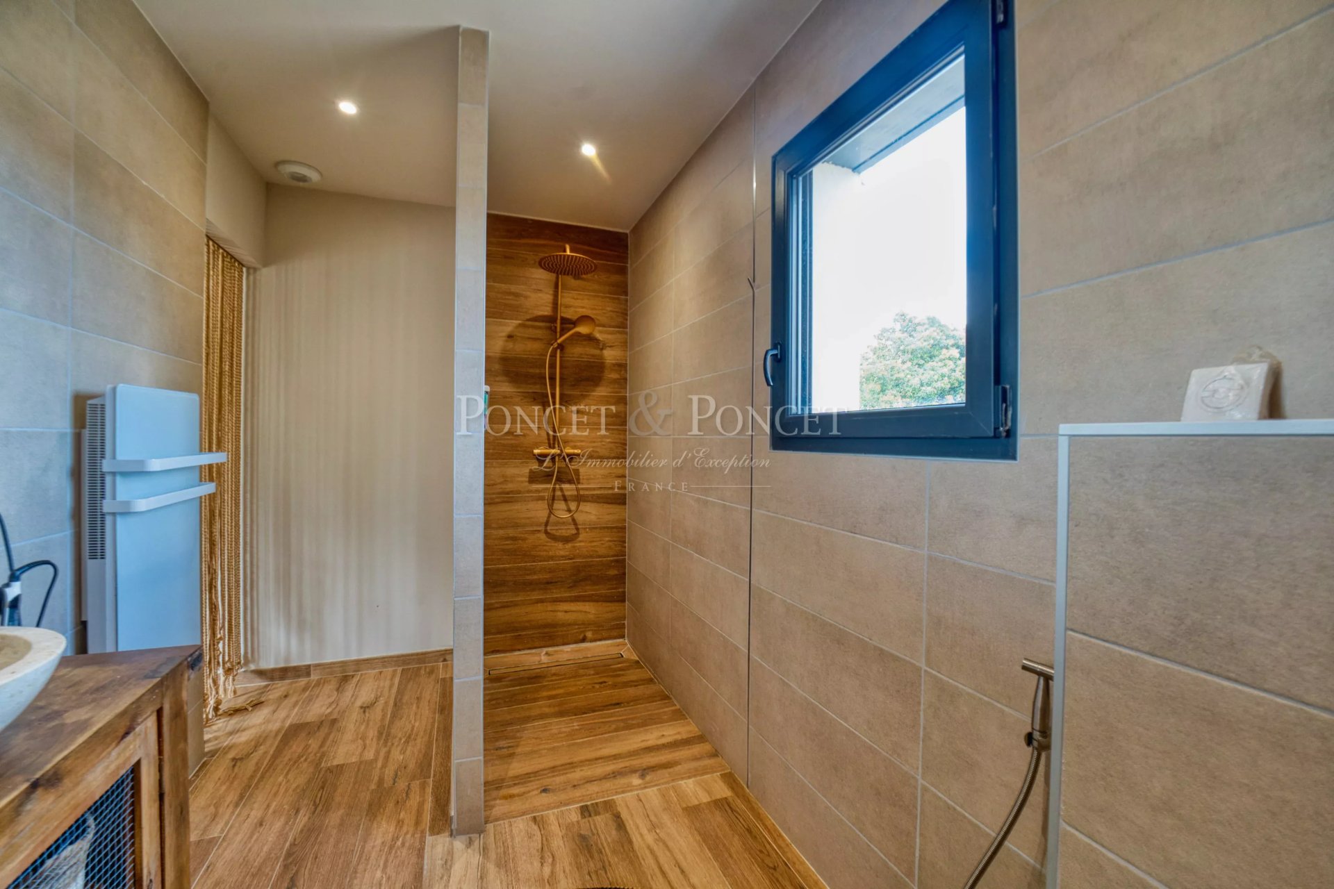 4 Bedroom Villa/Townhouse's Image 7