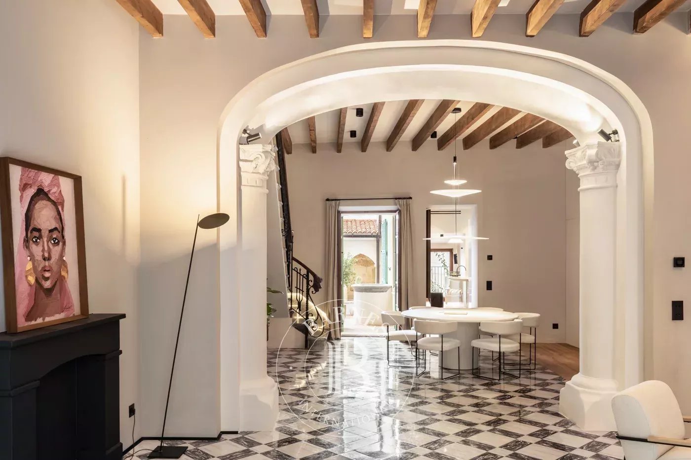 A Refined Townhouse in the Heart of Sineu