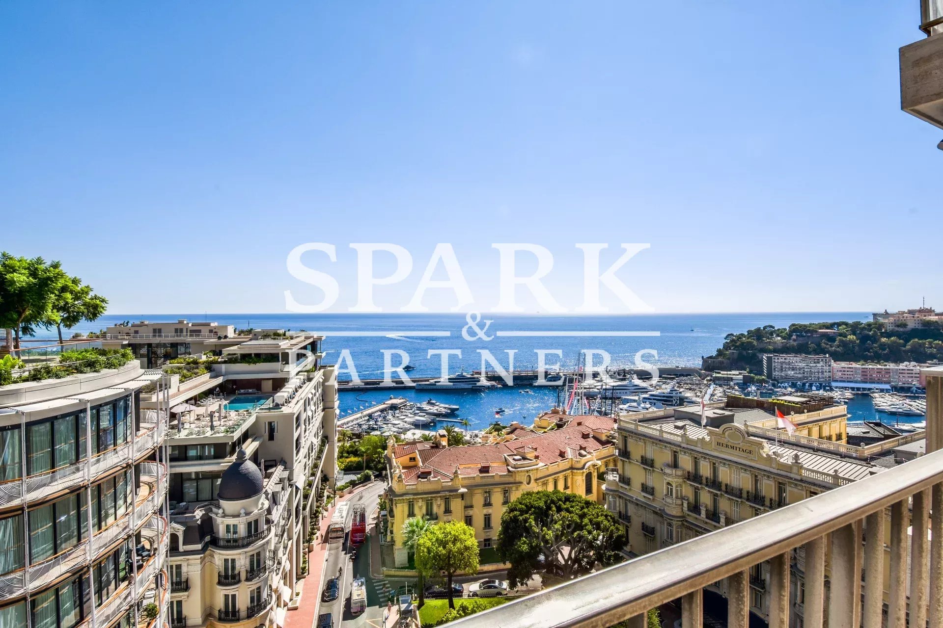 Monaco - Appartement rénové avec vue panoramique dans le Carré d'Or