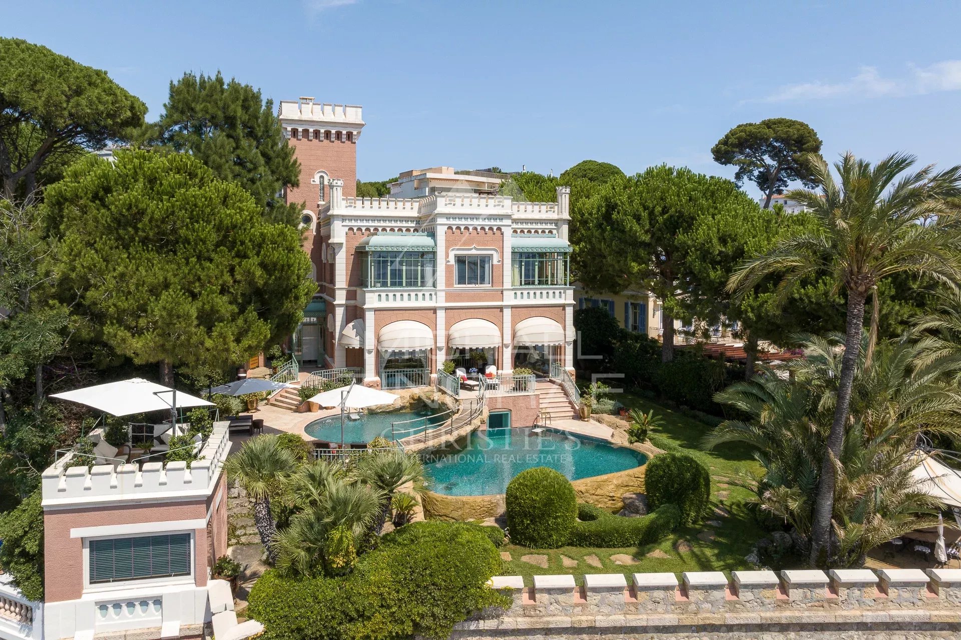 8 Bedroom Villa/Townhouse's Image 26