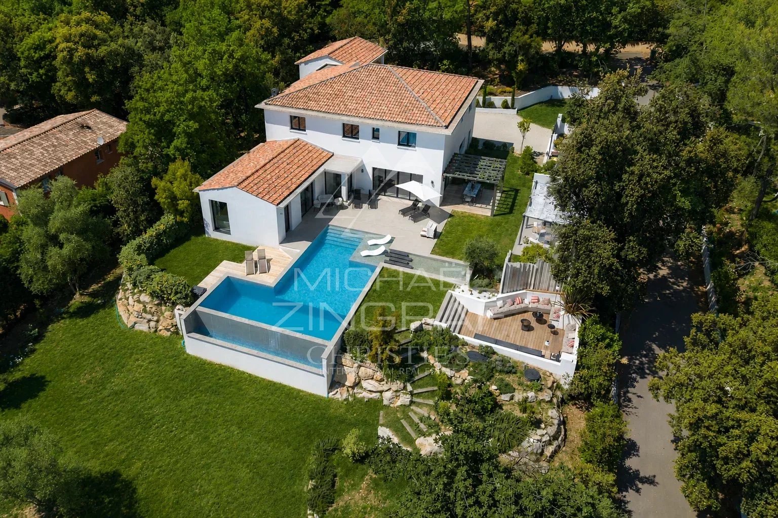 7 Bedroom Villa/Townhouse's Image 10