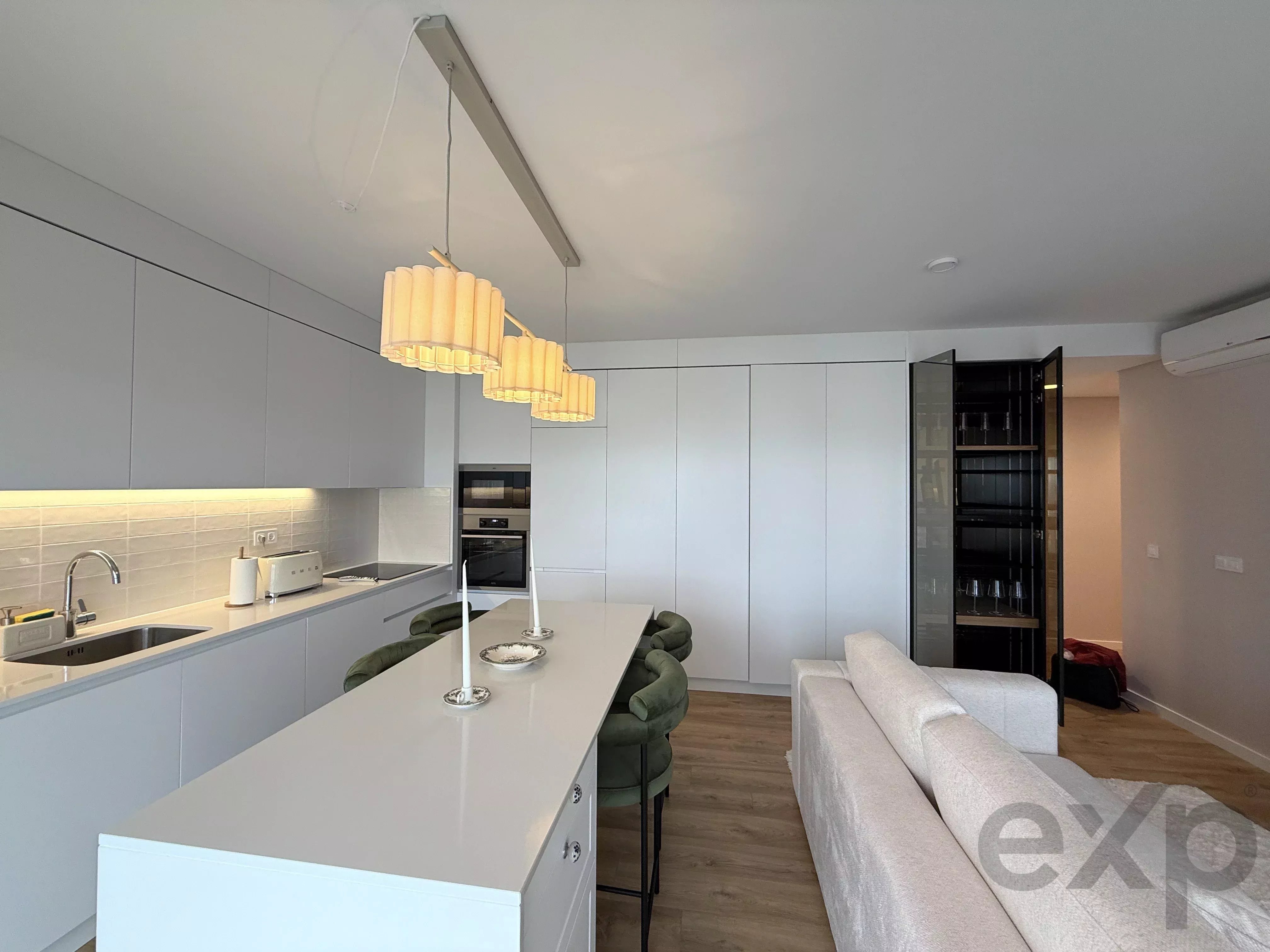 2-BEDR. SUITE, POOL, BALCONY, GARAGE 86647813 image 9