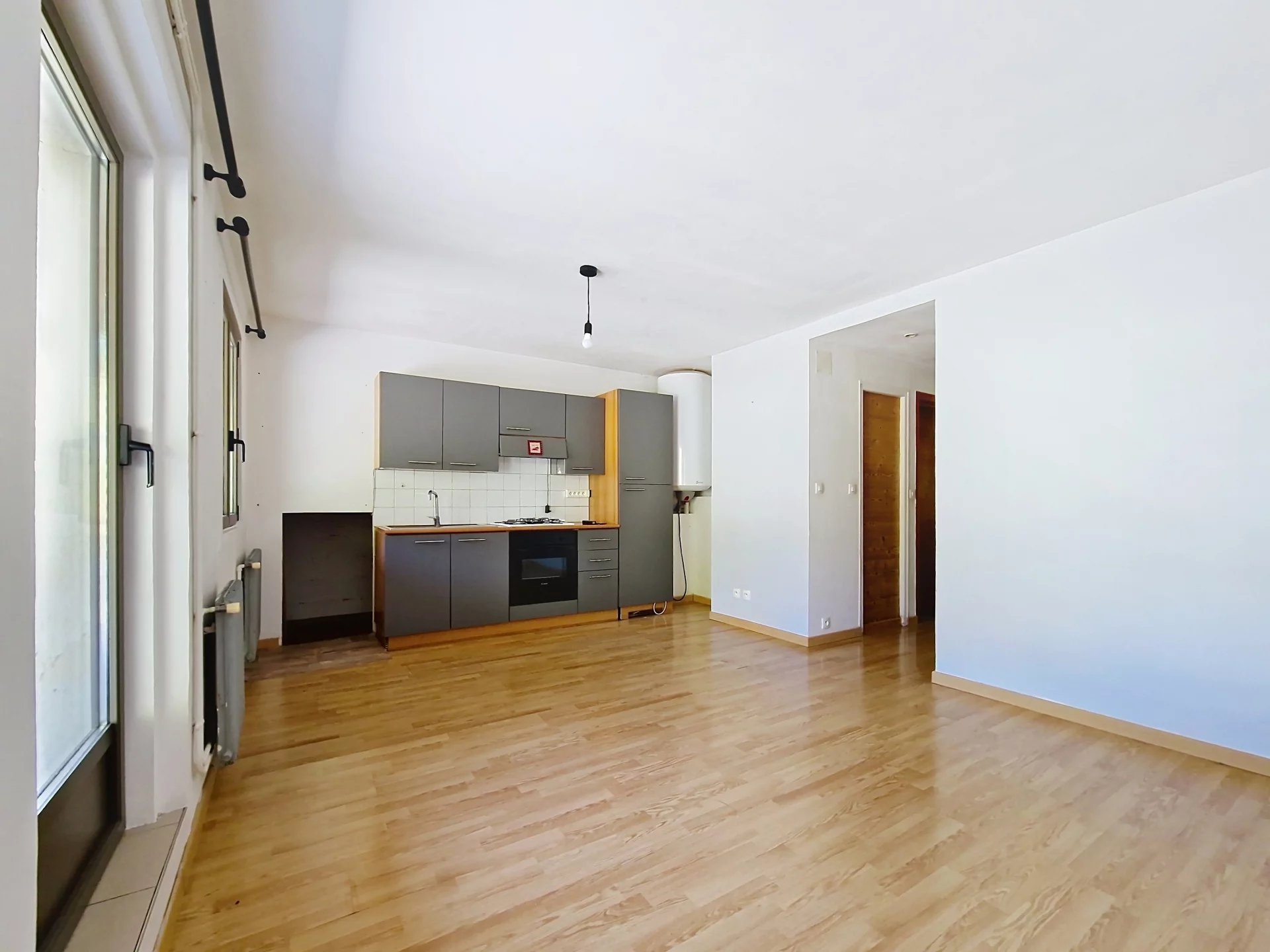 1 BEDROOM APARTMENT WITH WONDERFUL TERRACE