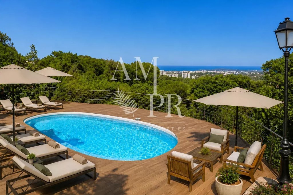 Villa for sale in Cannes — Beautiful renovated Provencal villa with sea and hill views
