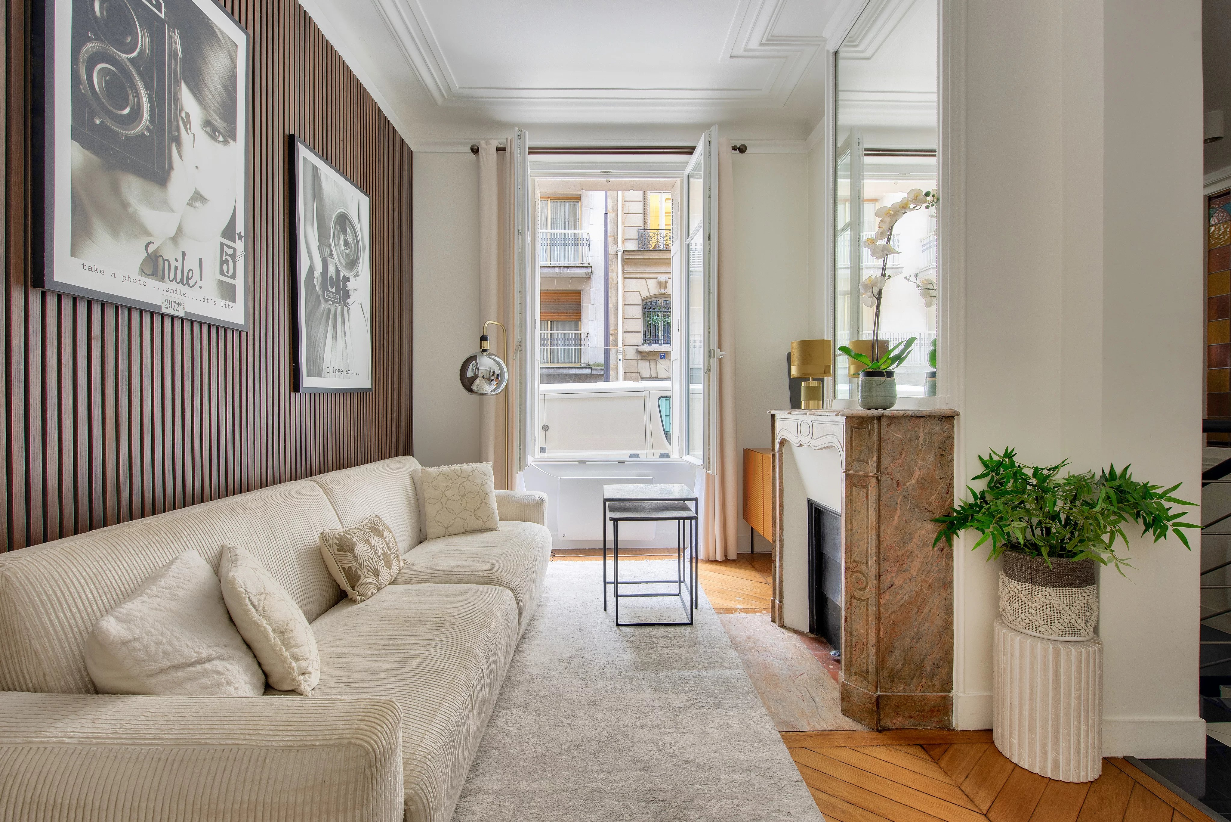 Near Palais Galliera 4 rooms professional use