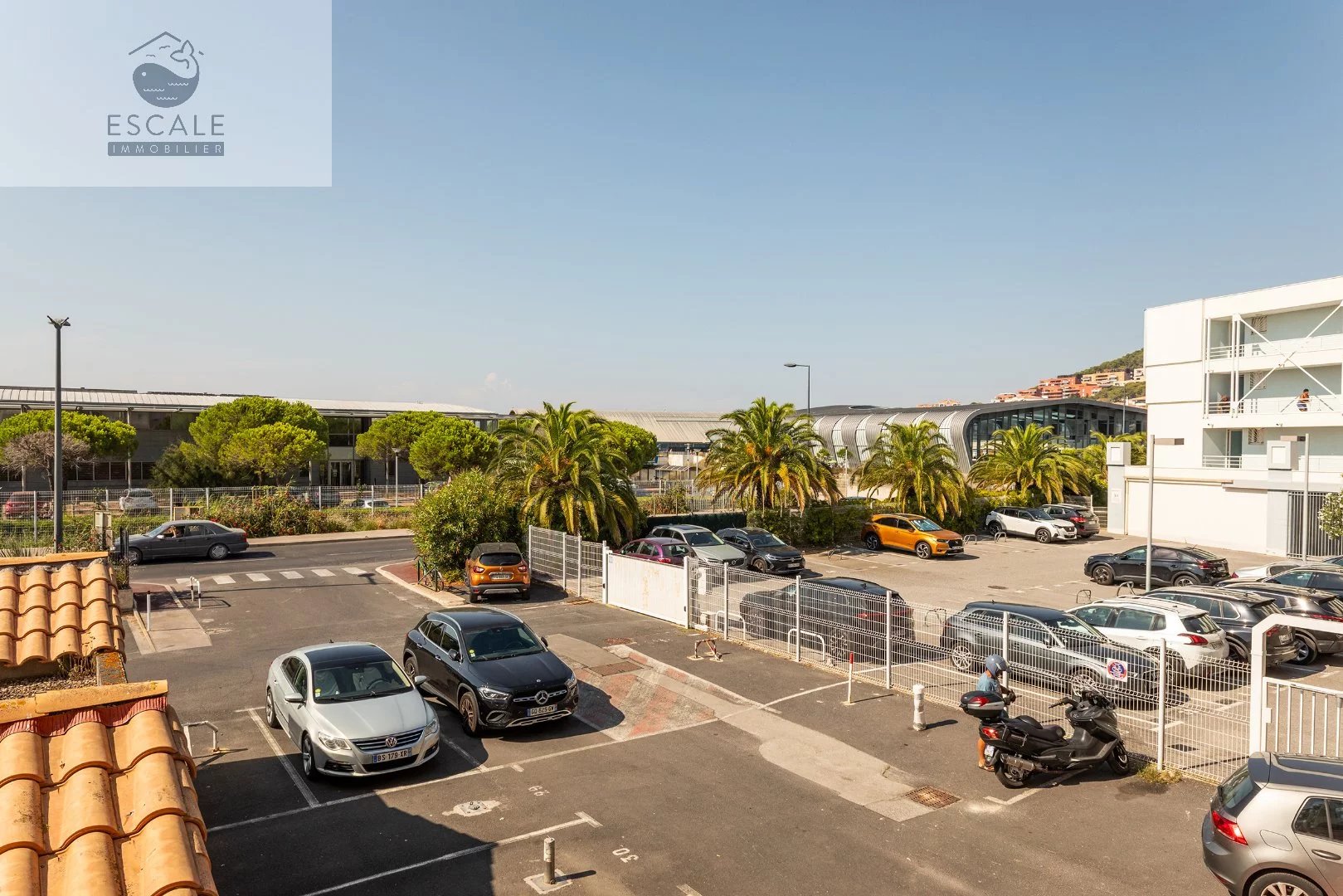 VENTE GRAND TYPE 2 CABINE + PARKING AUX QUILLES A SETE