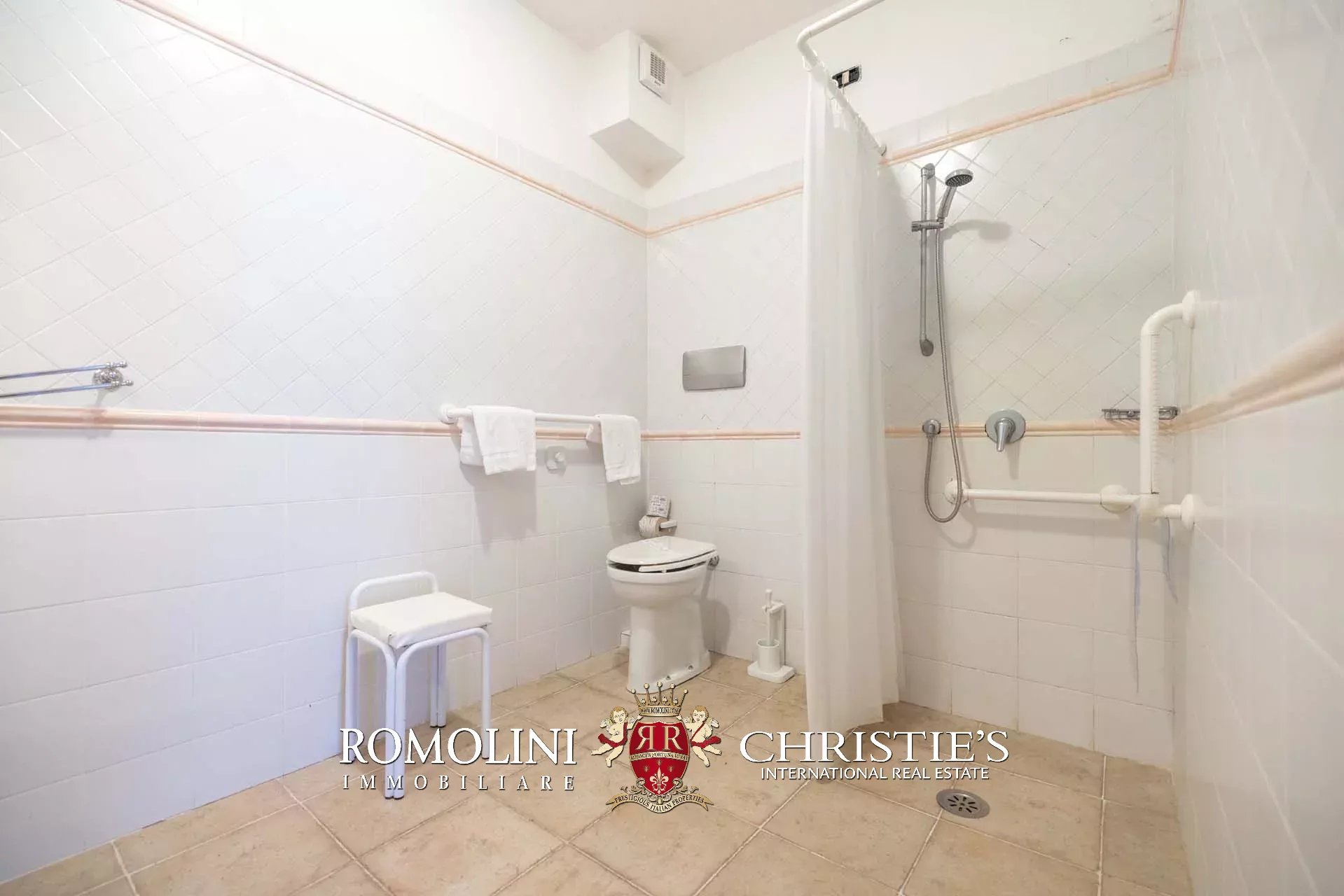 108 Bedroom Villa/Townhouse's Image 46