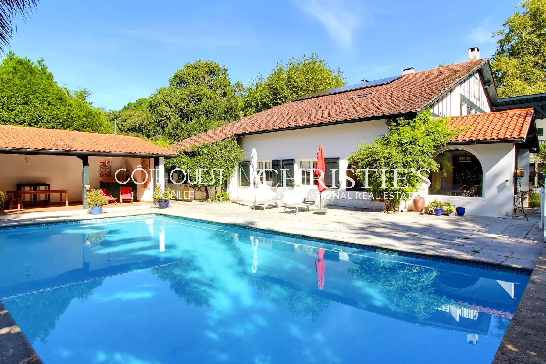 6 Bedroom Villa/Townhouse's Image 12