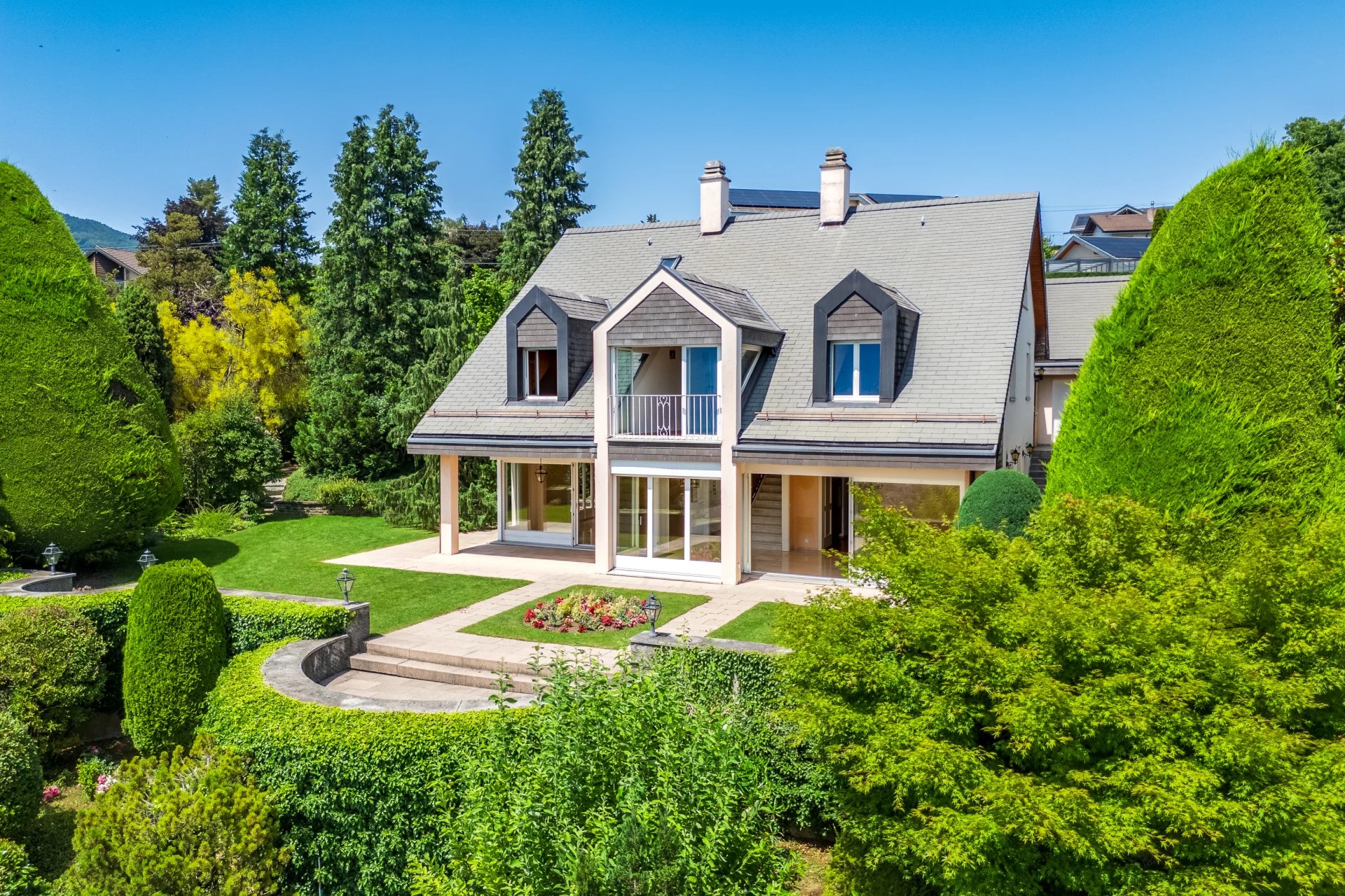 Calme et vue époustouflante sur le Lac !