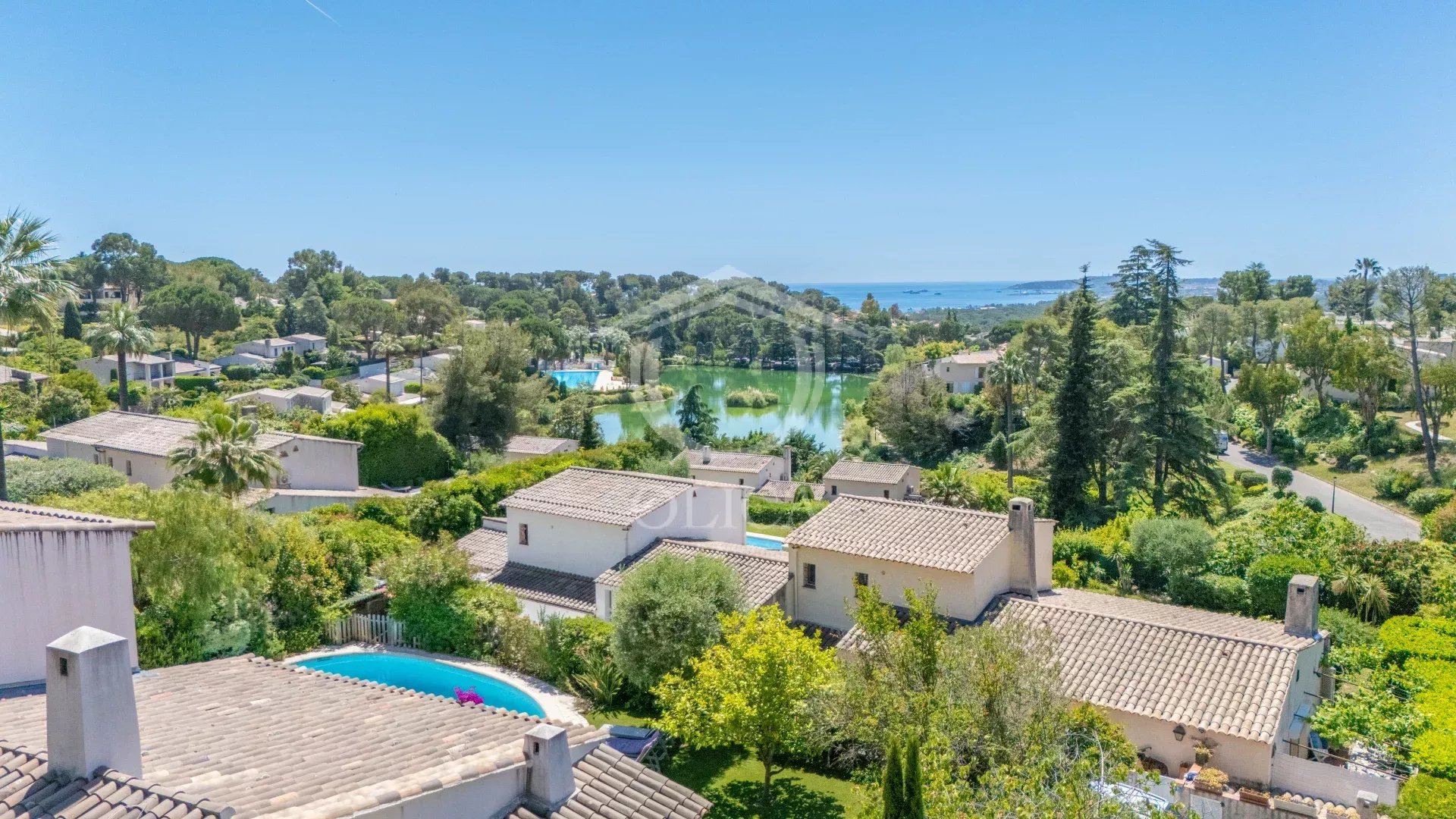 Villa - Estate in the hills above Vaugrenier