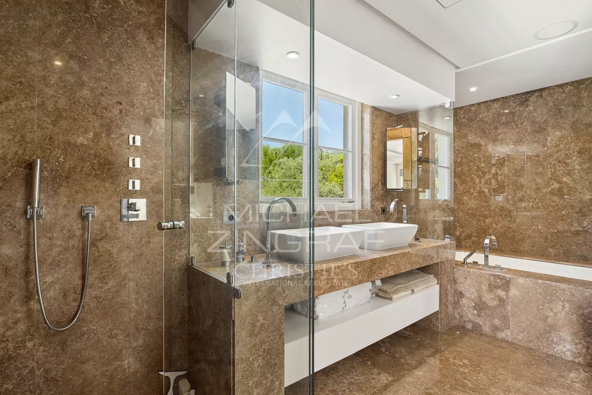 5 Bedroom Villa/Townhouse's Image 19