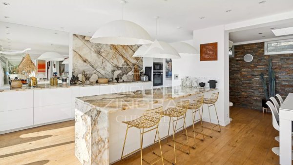 Contemporary villa with panoramic sea view — photo 3