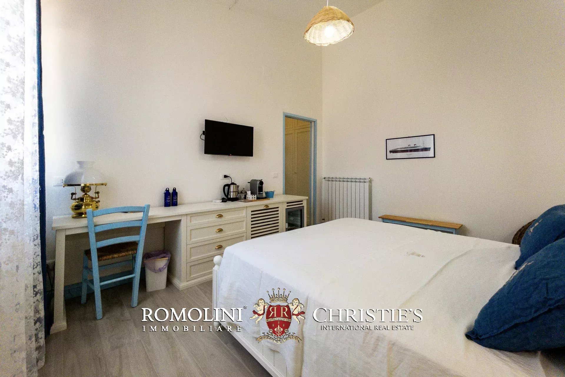 7 Bedroom Villa/Townhouse's Image 28