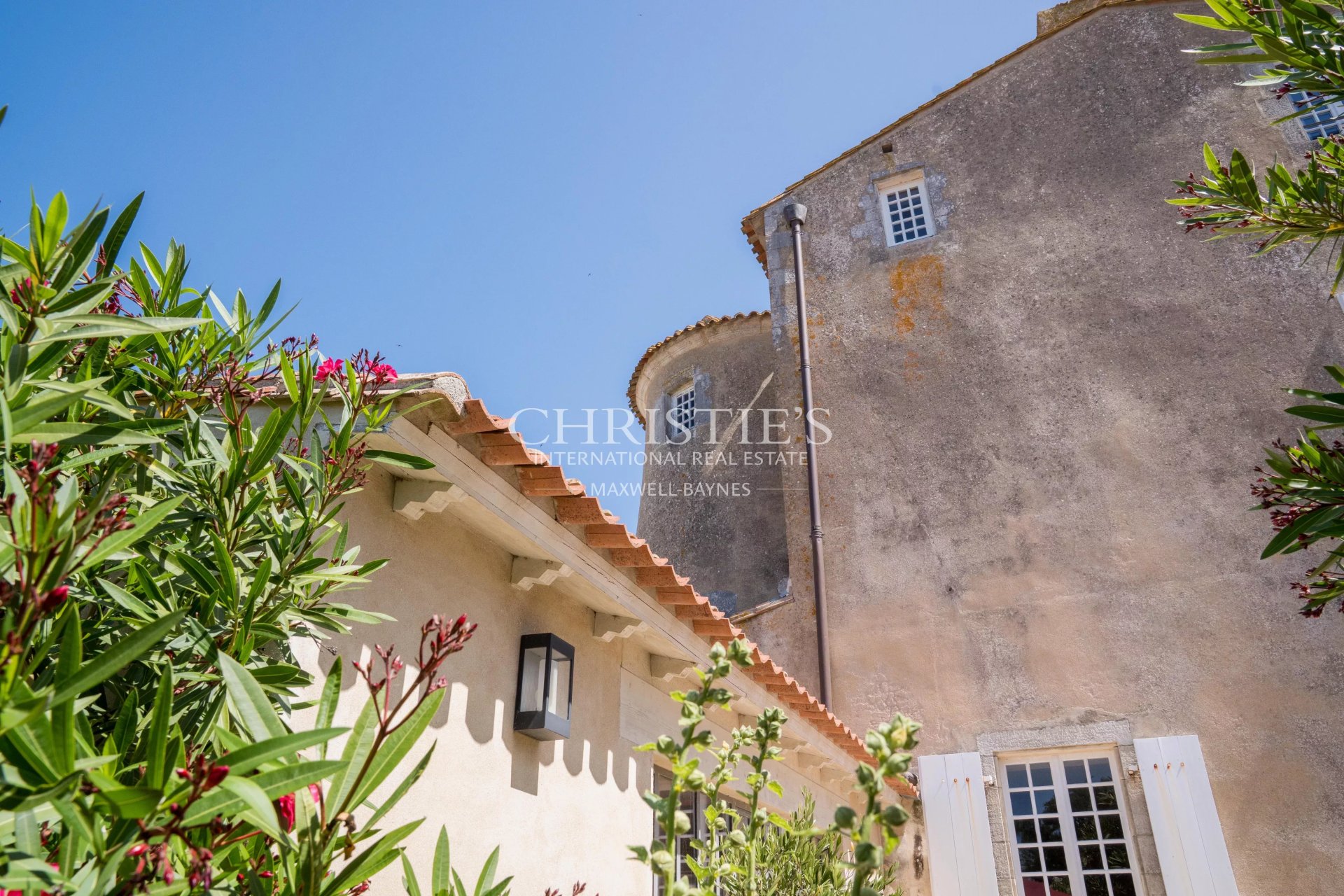 8 Bedroom Villa/Townhouse's Image 10