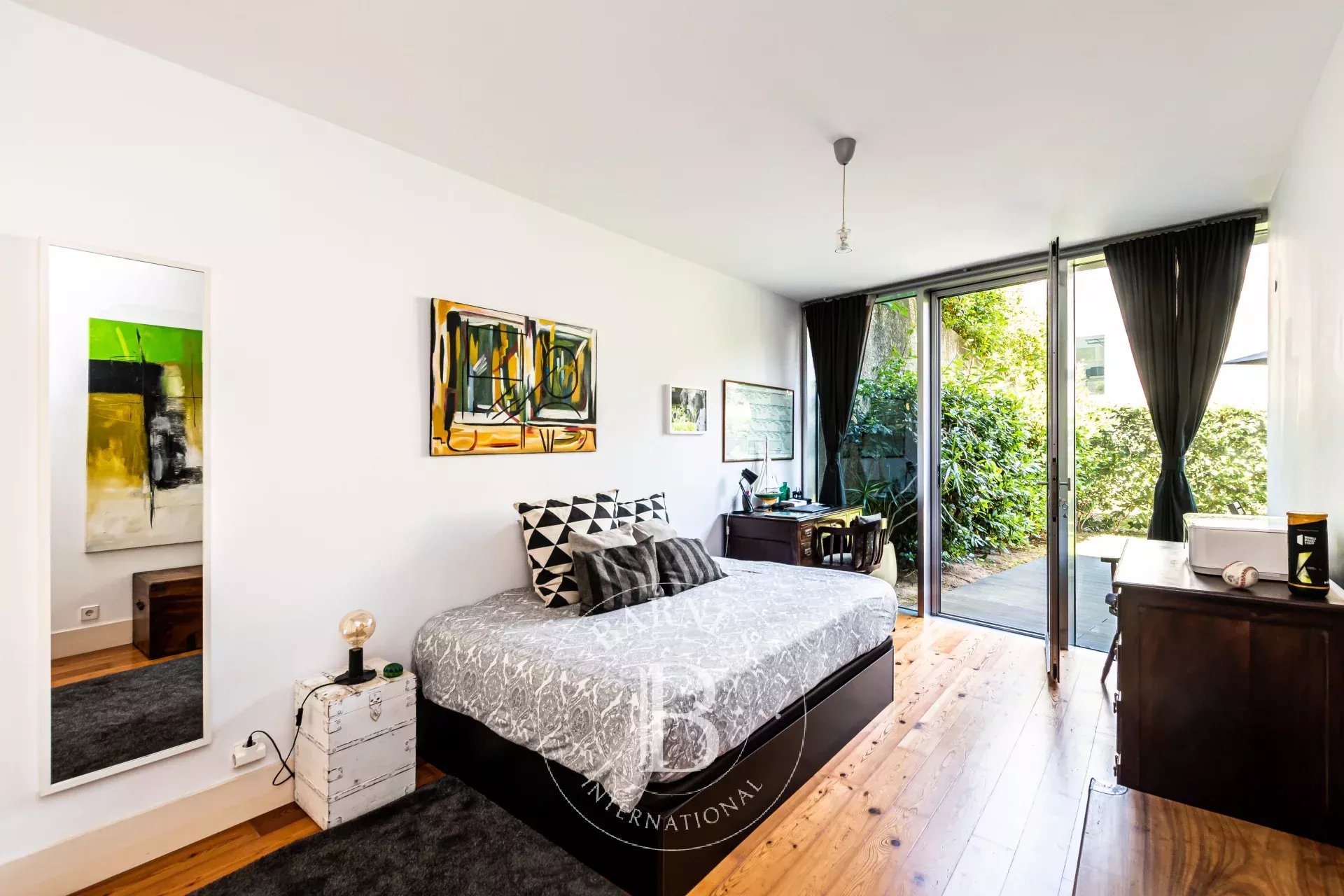 To RENT – In a private condominium in Graça