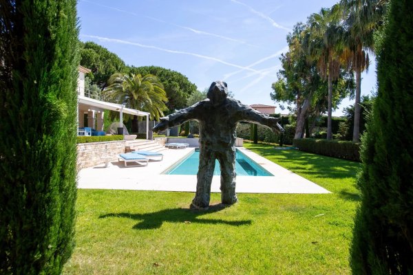 Cap d’Antibes — West Side Elegant Villa in a Private Gated Estate — photo 6