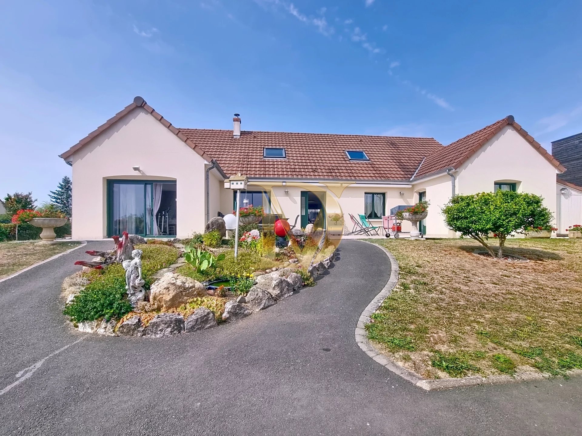 À vendre – Grande maison familiale avec potentiel chambres d’hôtes à Chissay-en-Touraine