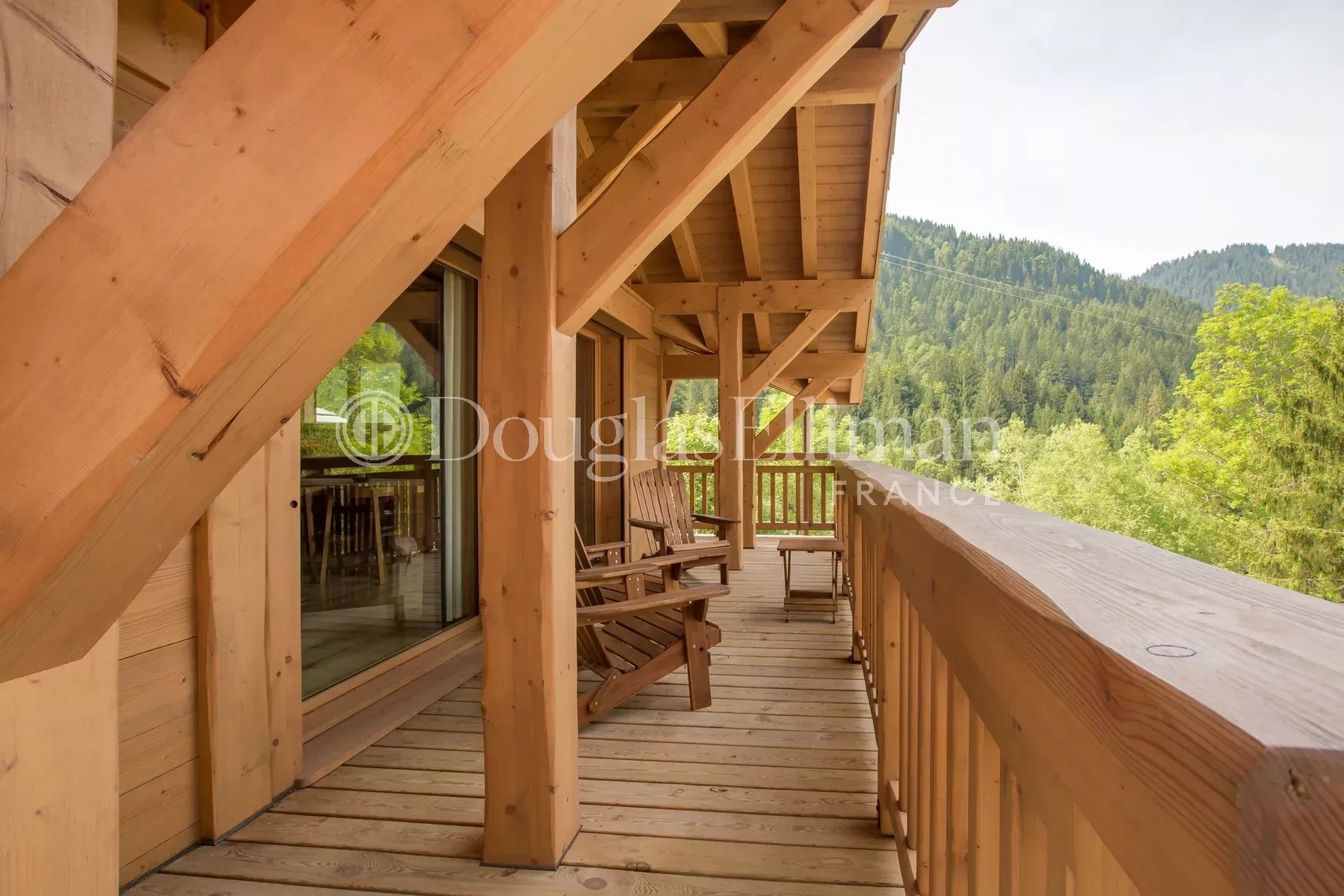 MORZINE – Superbe chalet clé en main de 6 chambres à Morzine - Image nᵒ2