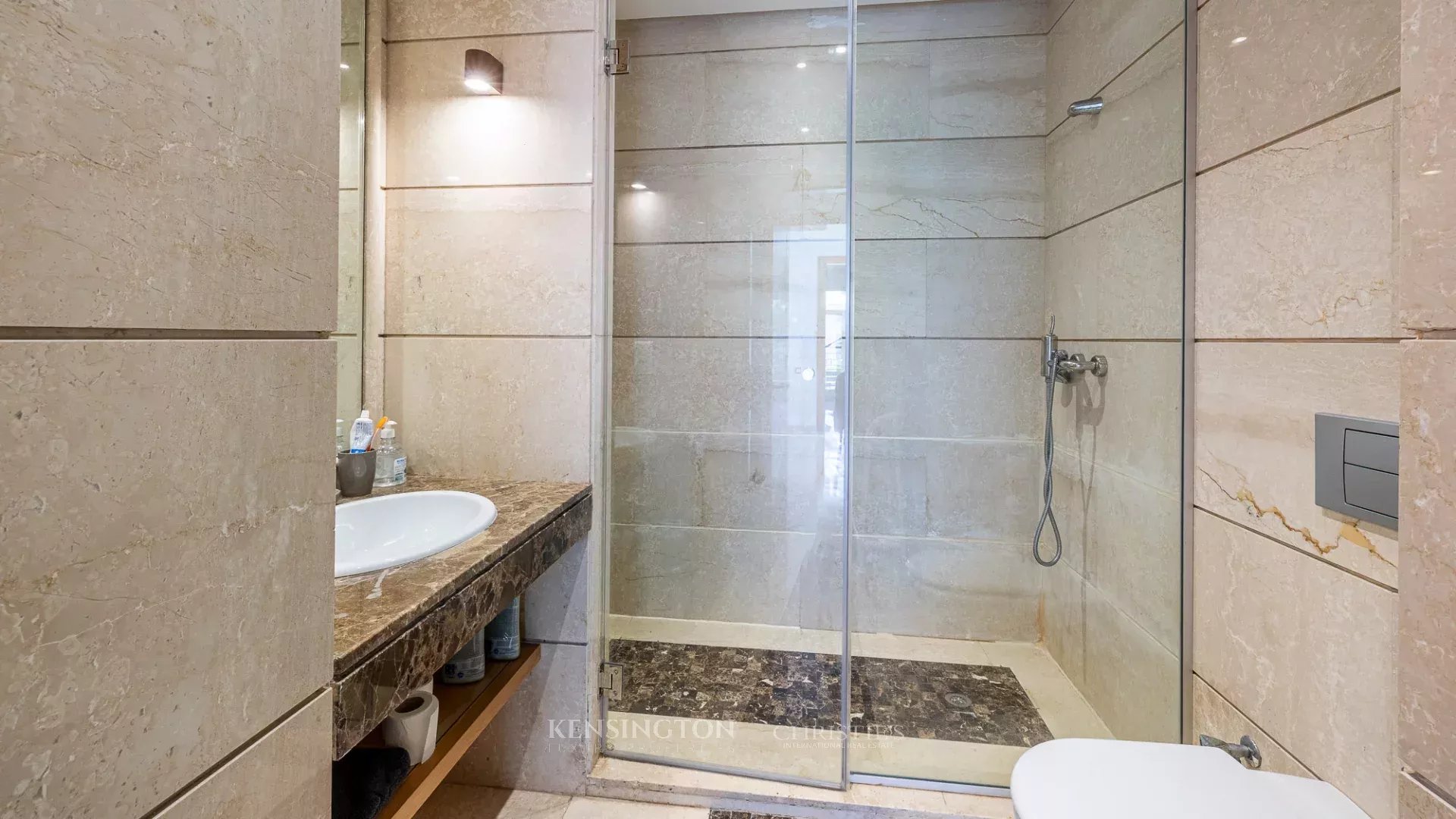 4 Bedroom Villa/Townhouse's Image 18