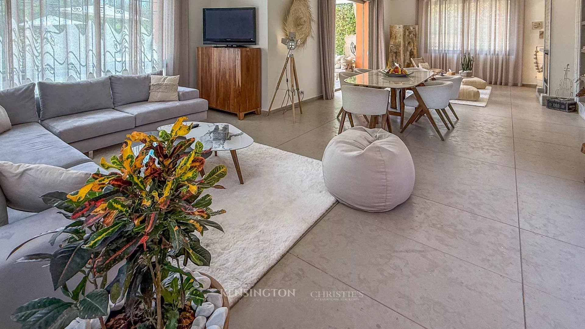4 Bedroom Villa/Townhouse's Image 6