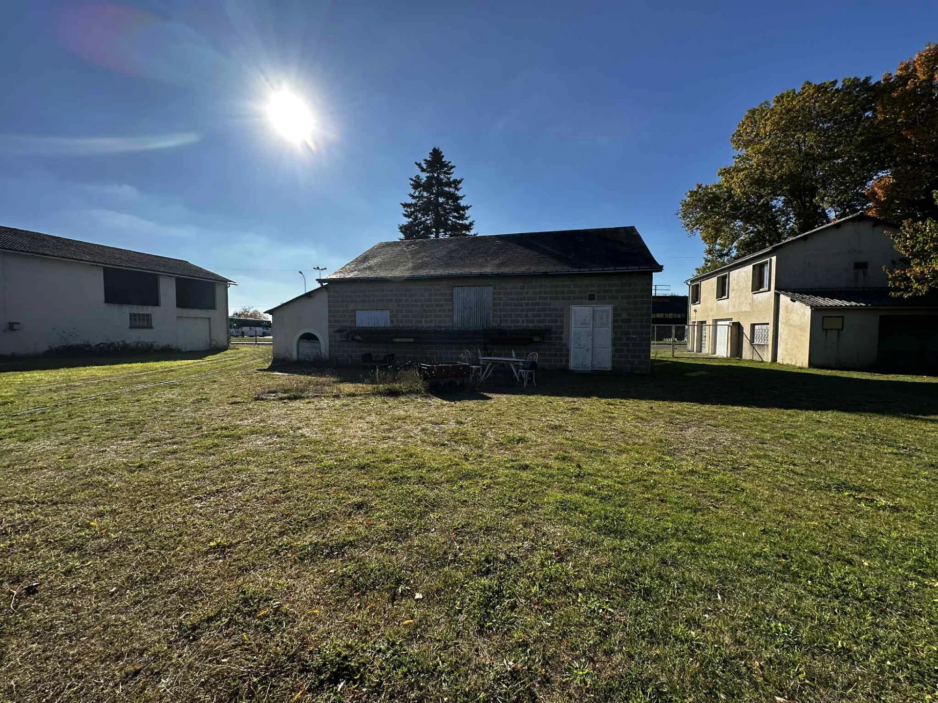 Vente Local commercial Savigné-sur-Lathan