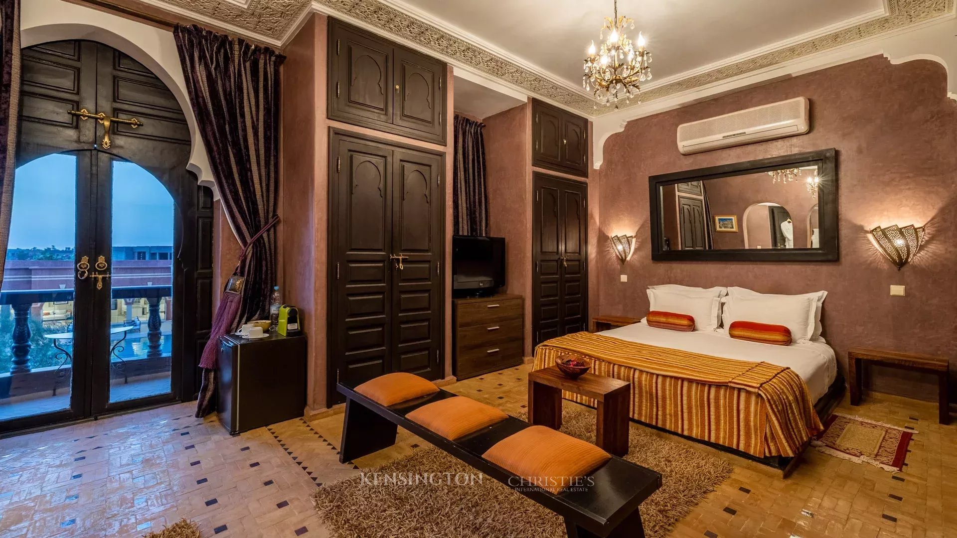9 Bedroom Villa/Townhouse's Image 183
