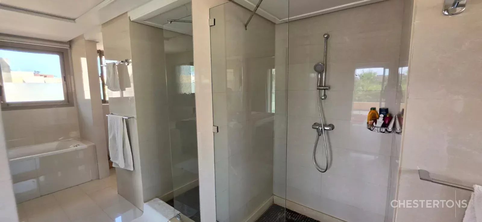  Image of Villa - 6 Bedrooms for Sale in Marrakech-Ménara-Marrakech-Morocco, Image 27
