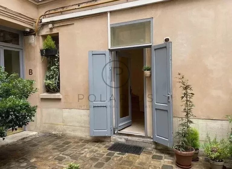 Charmant Studio avec Mezzanine – Cour Calme – Paris 75009