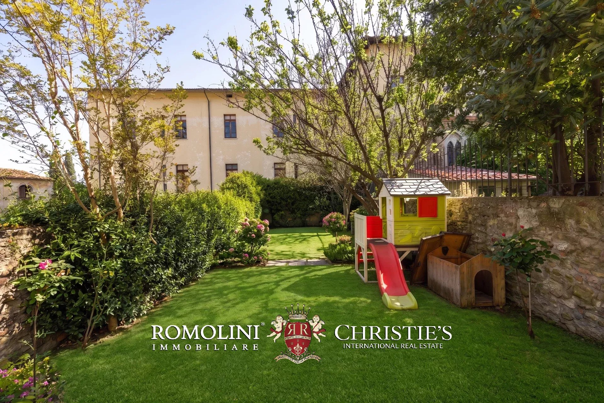CASA CON GIARDINO IN VENDITA NEL CENTRO STORICO DI AREZZO