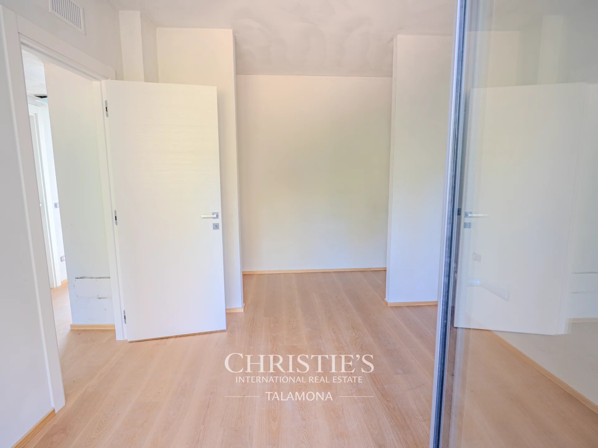 Apartment/Flat's Image 9